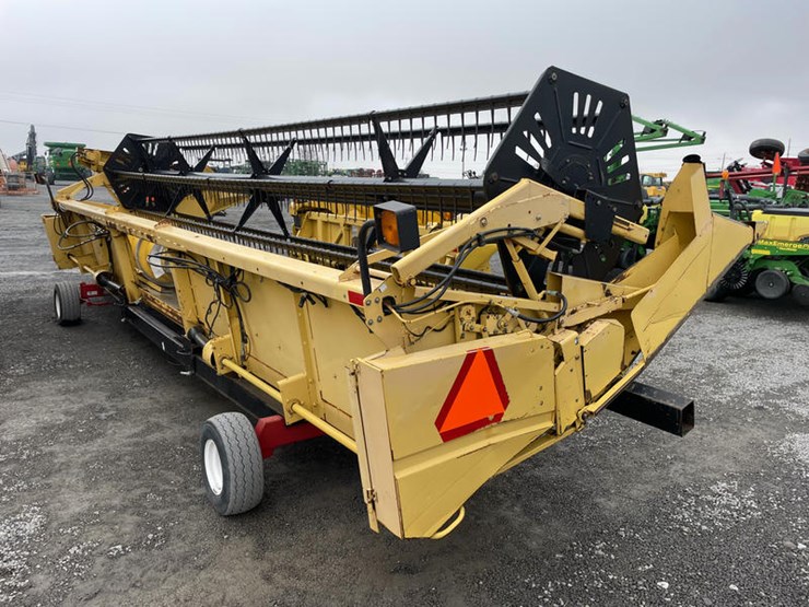 new-holland-25-image-23