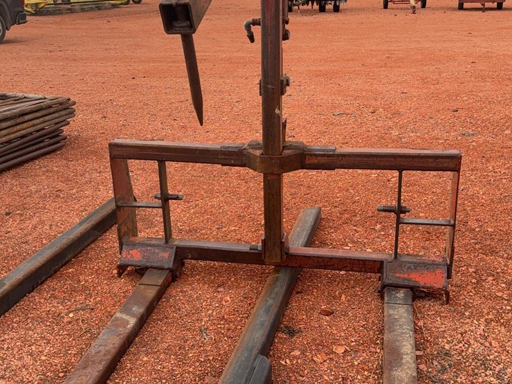 3-point-bale-spear-image-1