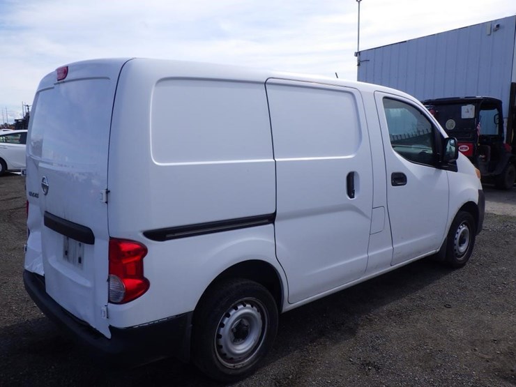 2017-nissan-nv200-image-3