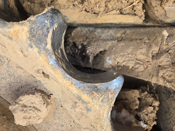 2016-deere-245g-lc-image-82