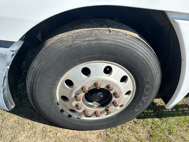 #40057-•-2001-freightliner-century-classic-s/t-t/a-daycab-truck-tractor-1fujbbbg41lh91794-image-9