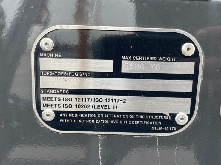 2024-case-cx30c-image-2