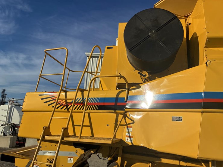 new-holland-tr89-image-14