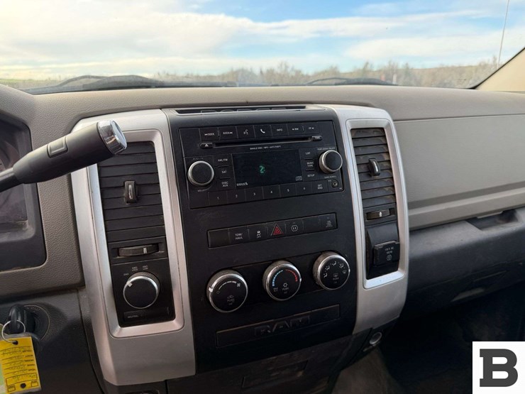 2012-dodge-2500-image-28