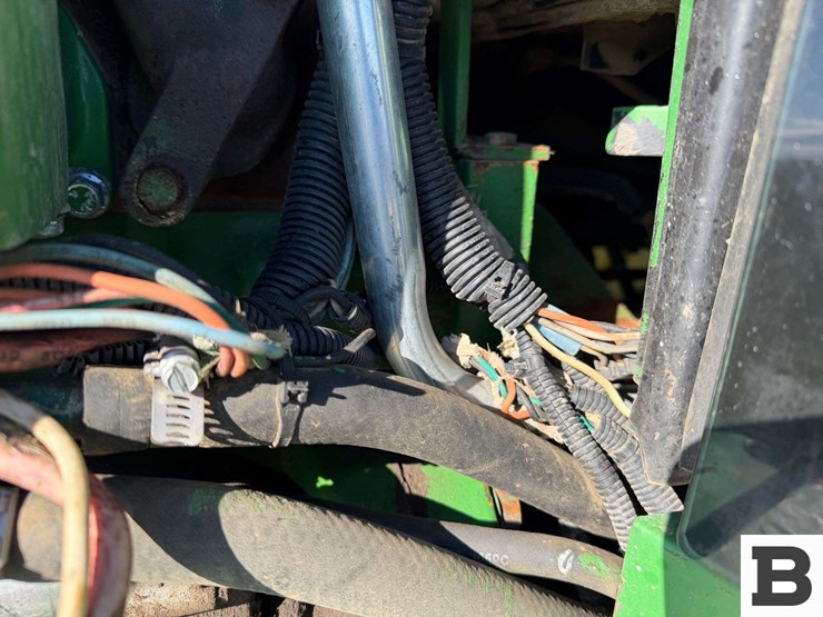 1992-john-deere-4760-image-32