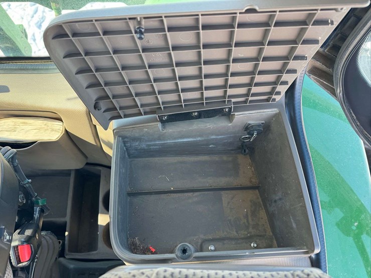 2012-john-deere-8310r-image-97