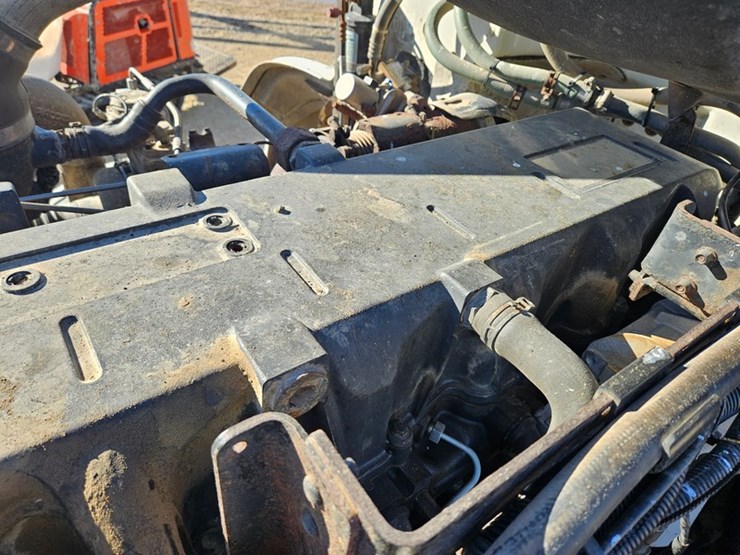 2011-peterbilt-386-image-13