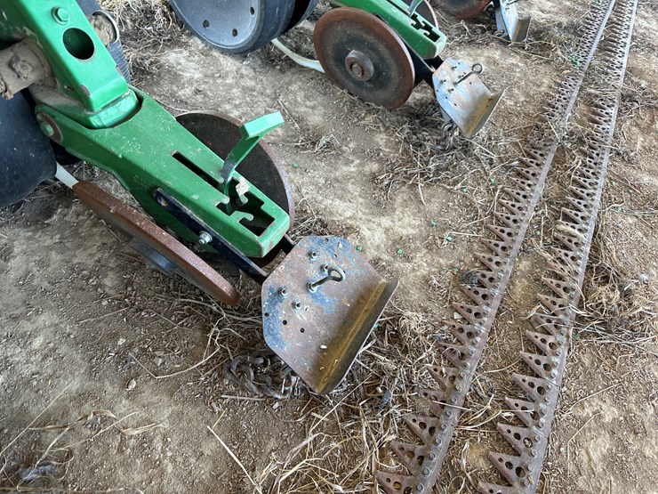 john-deere-8-image-10