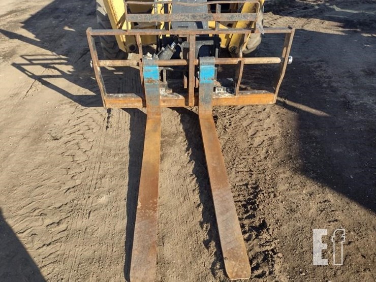 2013-caterpillar-tl943c-image-14