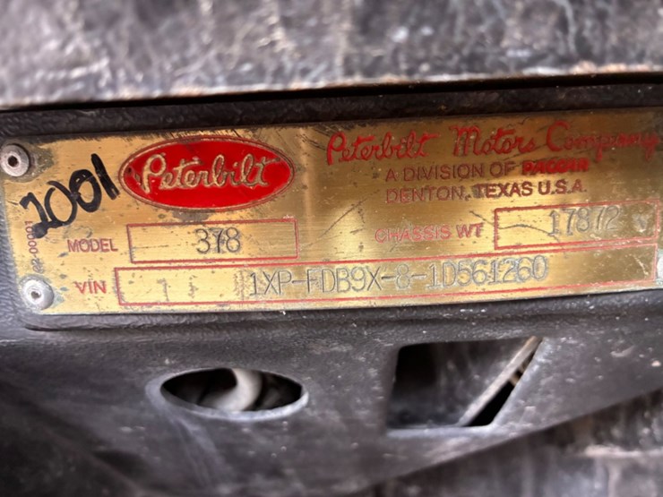 2001-peterbilt-378-image-12