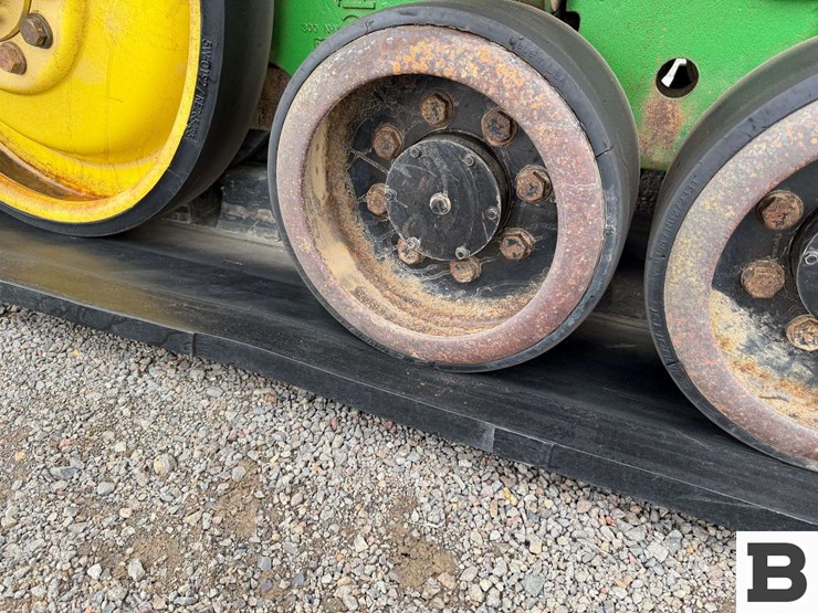 2014-john-deere-8310rt-image-26