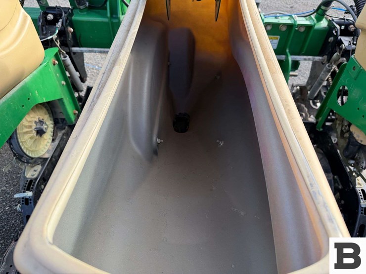 schlagel-mfg.-ripper,-implement-dolly,-great-plains-corn-planter-image-71