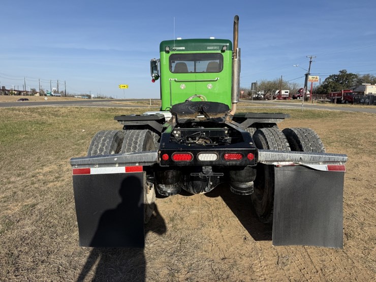 2021-peterbilt-367-image-6