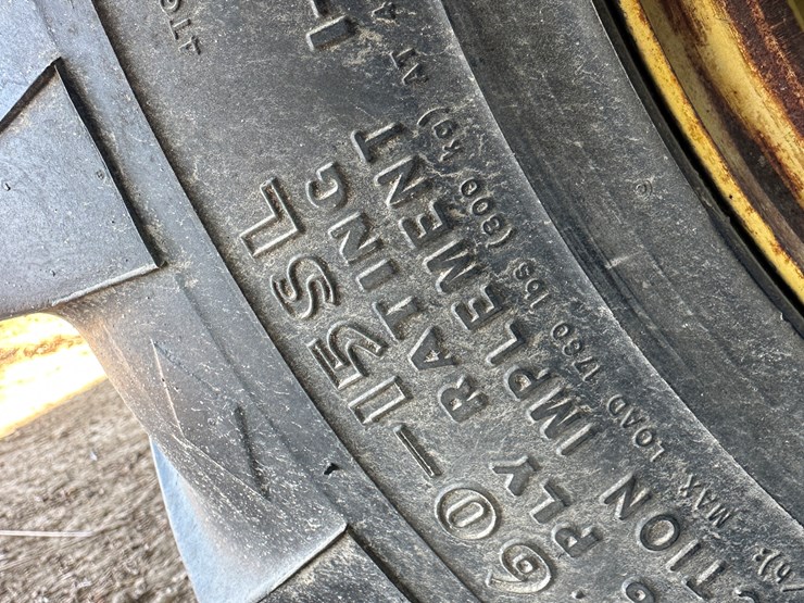 john-deere-8-image-12