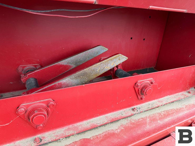 2010-new-holland-bc5080-image-35