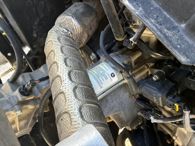 john-deere-gator-image-37