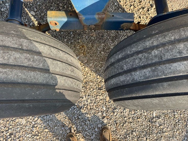 nc-8000.-pull-type-fertilizer-spreader.-8-ton-image-19