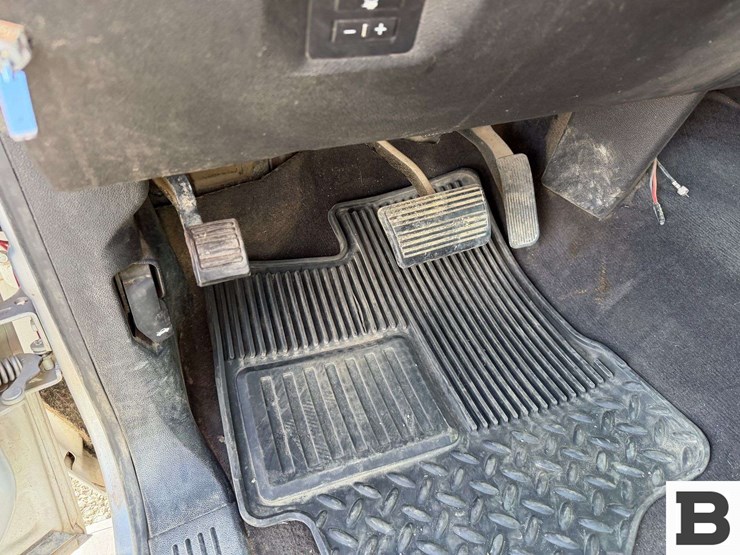 2013-chevrolet-silverado-1500-image-28