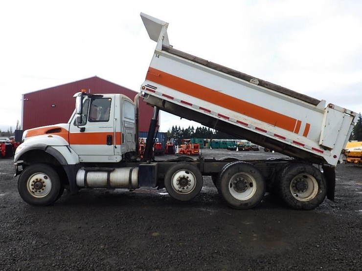 2007-international-7600-image-43