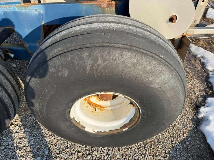 nc-8000.-pull-type-fertilizer-spreader.-8-ton-image-16