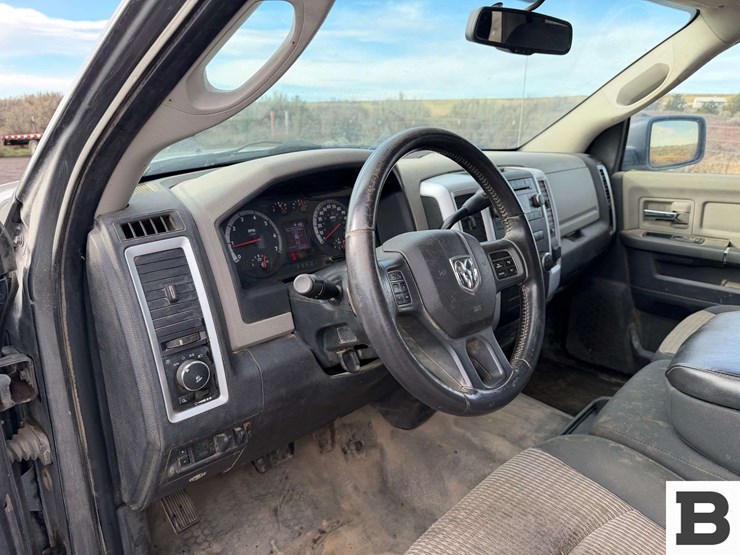 2012-dodge-2500-image-26