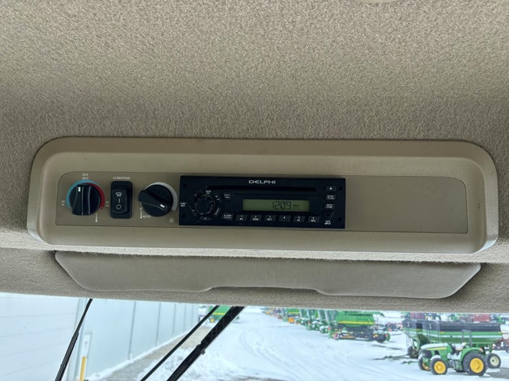 2011-john-deere-9670-sts-image-107