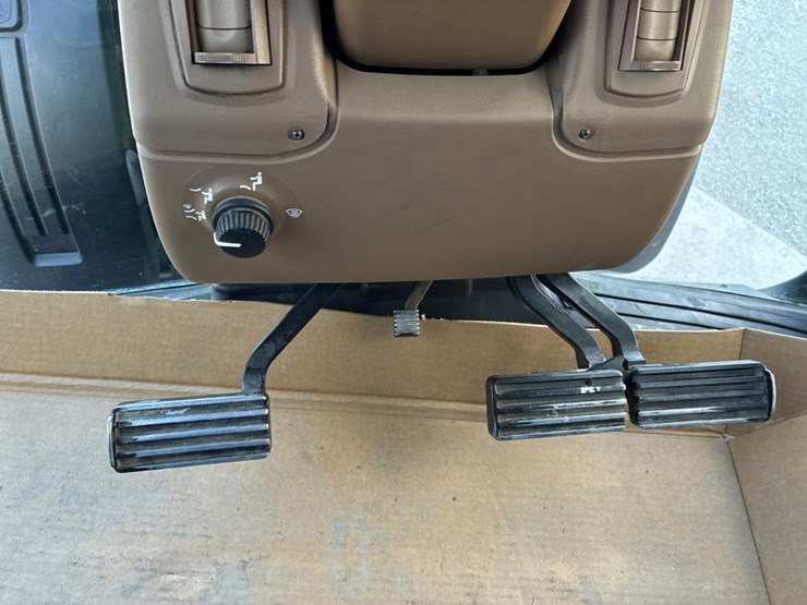 2006-john-deere-8430-image-70