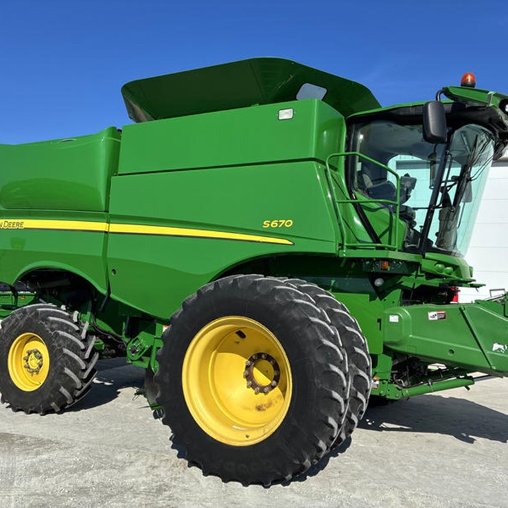 2013 JOHN DEERE S670
