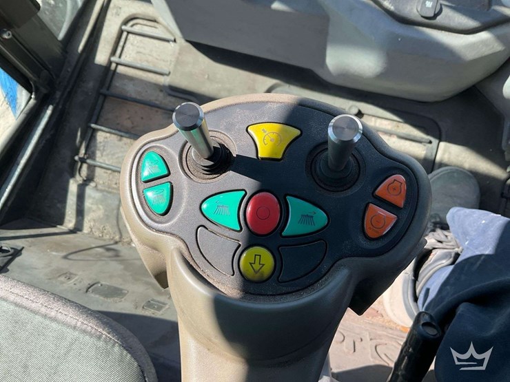 2018-johnston-c201-compact-street-sweeper-image-12