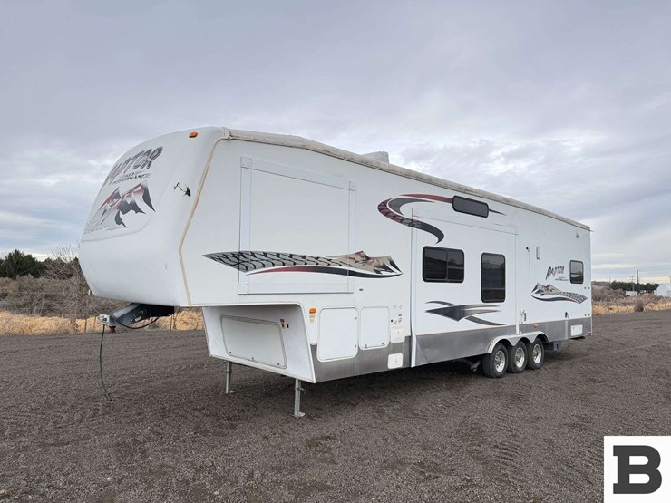 2006-raptor-3712ts-travel-trailer-image-1