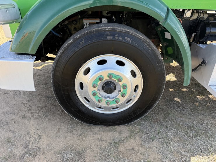 2020-peterbilt-367-image-18