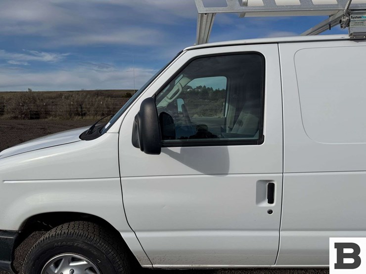 2010-ford-cargo-image-11