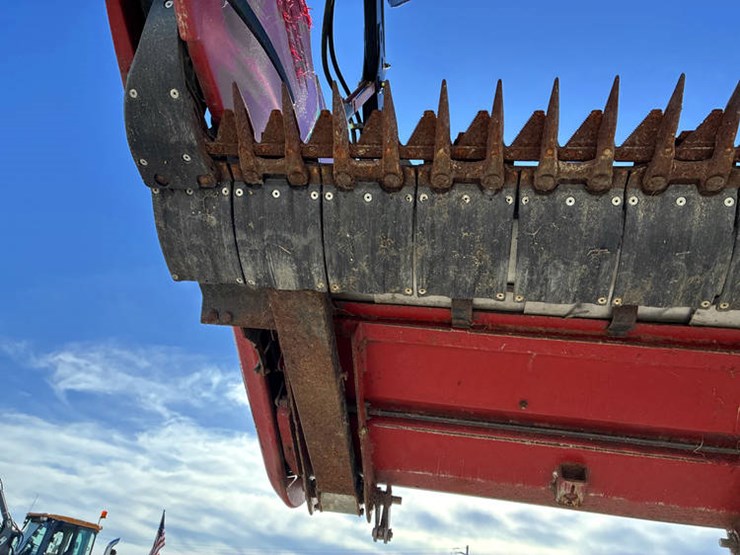 2011-case-ih-3020-image-39