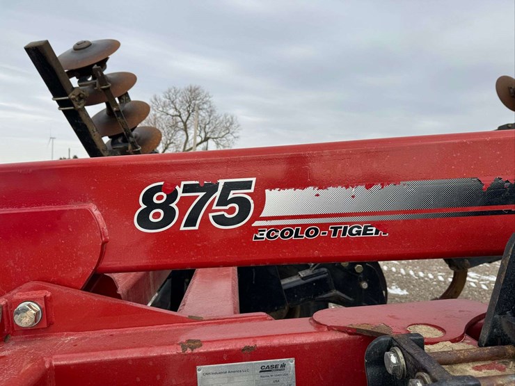 2016-case-ih-2016-image-38