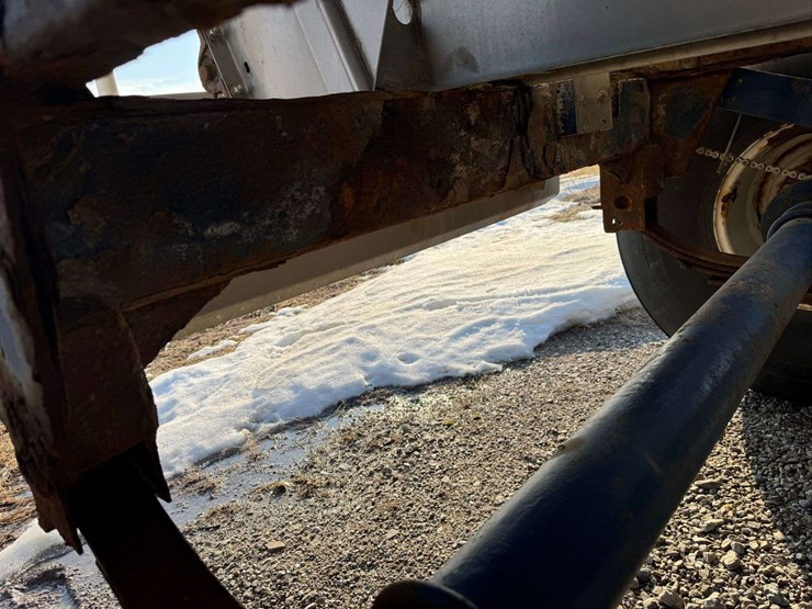 nc-8000.-pull-type-fertilizer-spreader.-8-ton-image-22