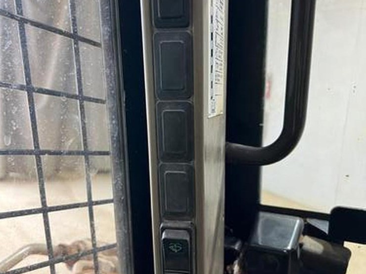 2015-case-sr220-image-23