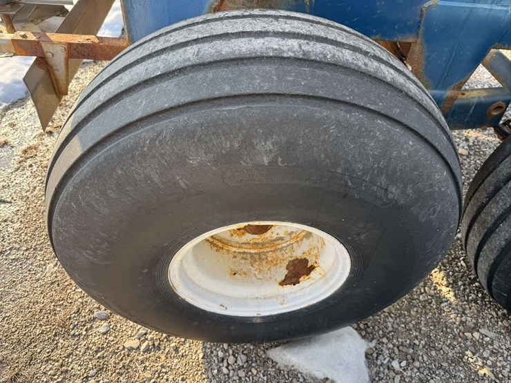 nc-8000.-pull-type-fertilizer-spreader.-8-ton-image-17