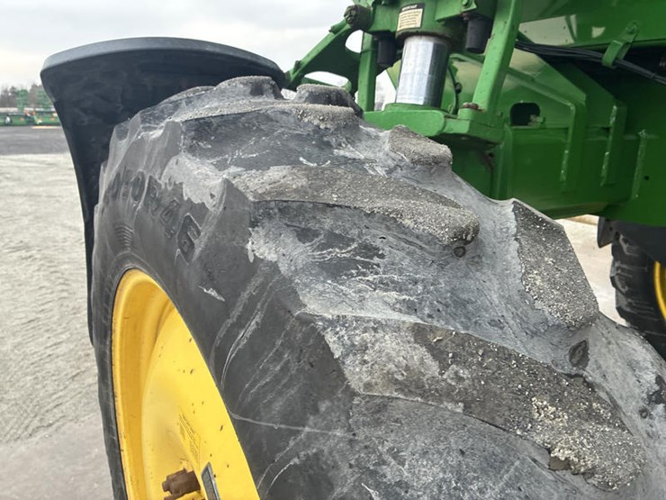 2011-john-deere-4830-image-56