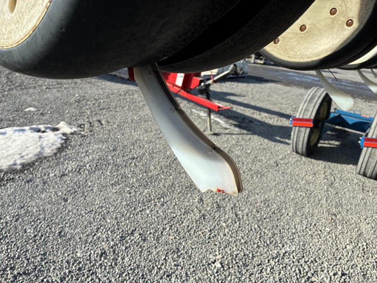 2010-kinze-3600-image-68