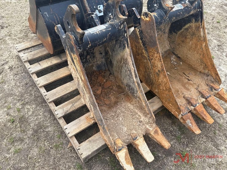 john-deere-12-image-1