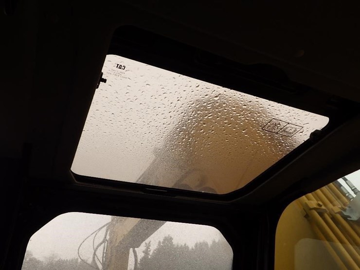 caterpillar-307.5-image-40