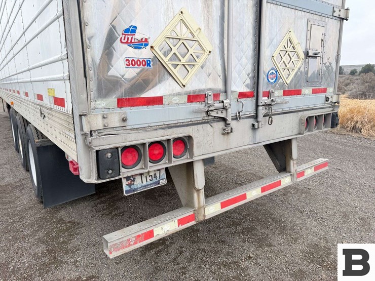 2014-utility-vs3ra-53'-van-trailer-image-24