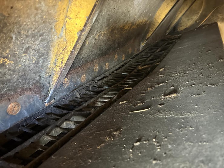 new-holland-tr89-image-63