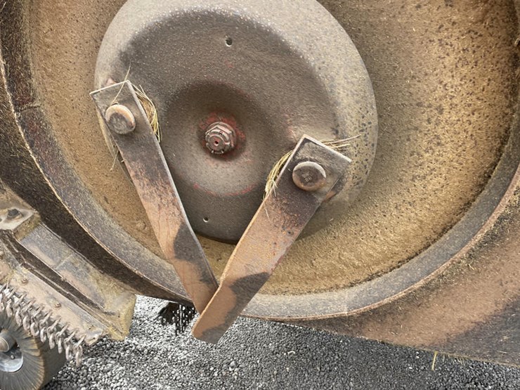 #5038-•-bushog-3715-batwing-image-15