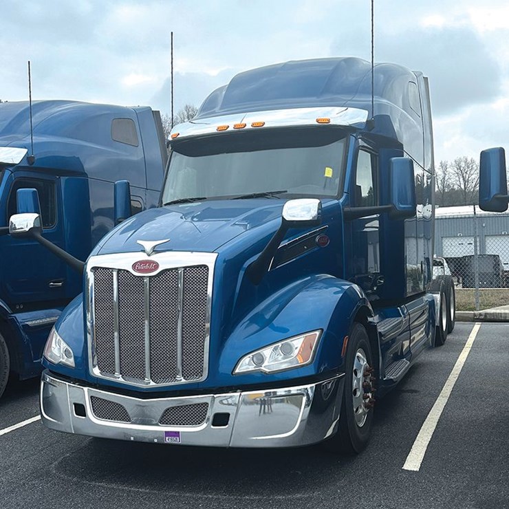 2023 PETERBILT 579