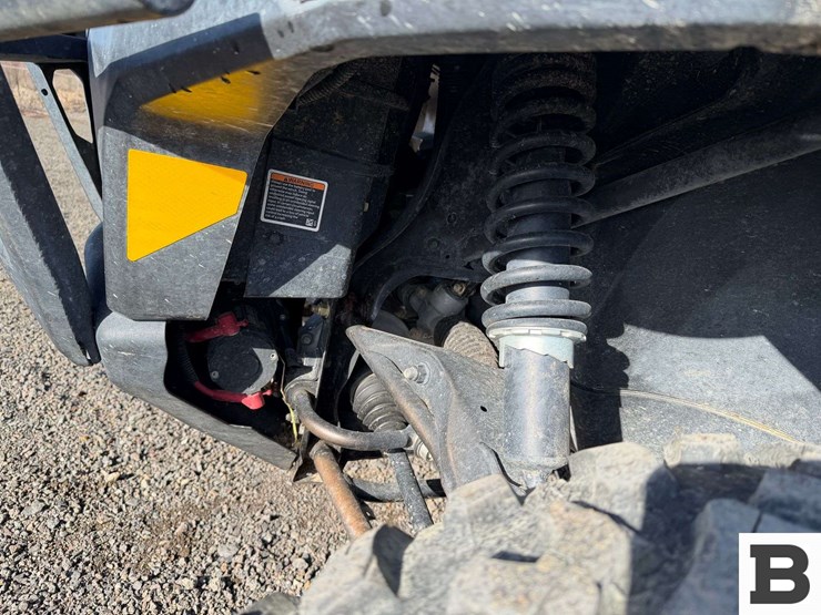 2023-can-am-defender-limited-hd10-atv-image-12