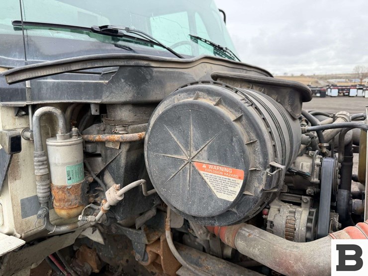 2006-international-durastar-4300-image-42