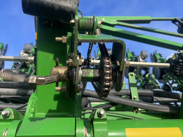 2004-john-deere-1790-image-17