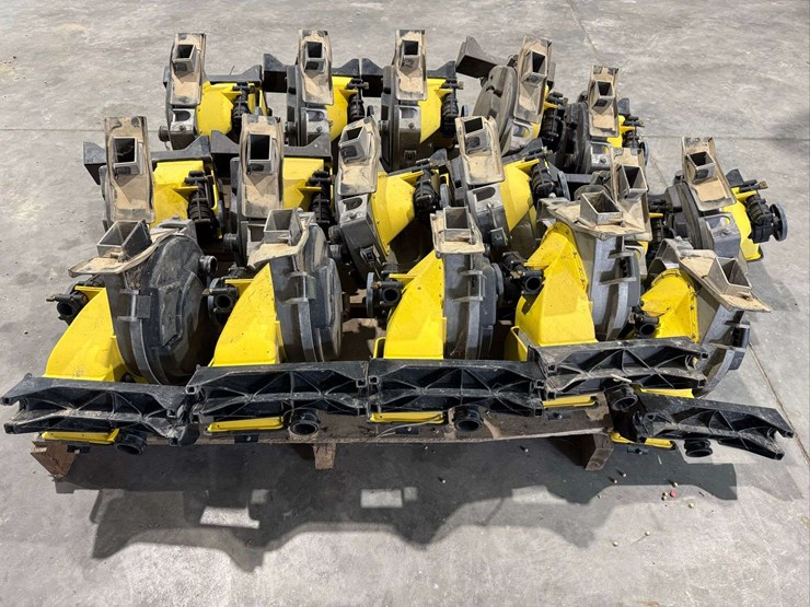 qty.-16--1790-seed-meters-and-mini-hoppers-w/-pro-shaft-drive-image-15