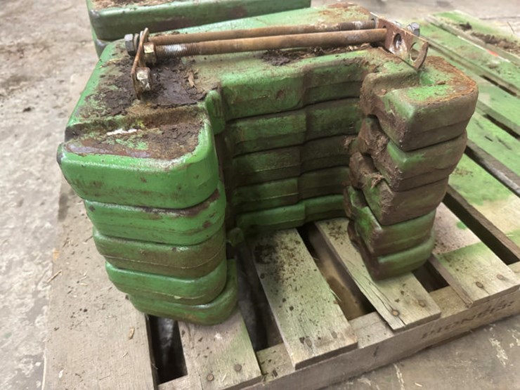 john-deere-100-image-4